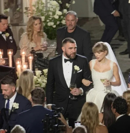 Taylor Swift ve Travis Kelce New York'ta evlendi - Resim : 3