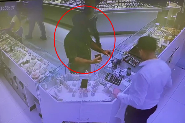 JASAT, yangın s&uuml;s&uuml; verilen &ccedil;ifte cinayeti X-Ray g&ouml;r&uuml;nt&uuml;s&uuml;yle &ccedil;&ouml;zd&uuml; - Resim : 2