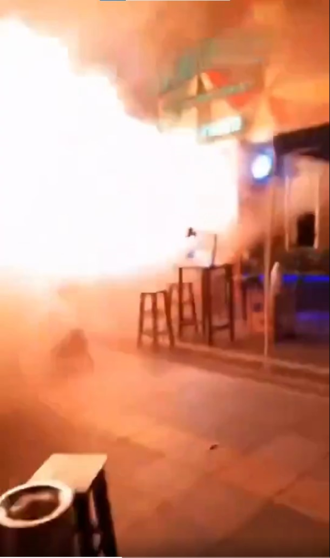Bangkok'ta gece kulübü faciası! En az 27 kişi hayatını kaybetti - Resim : 1