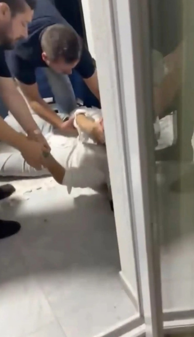 Evde feci şekilde darp edildi! CHP'li vekil hakkında cinsel taciz iddiası! - Resim : 2