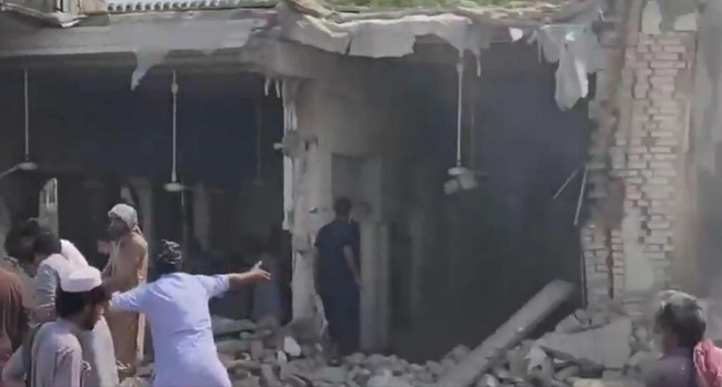 Pakistan'da camide patlama: 15 ölü: 50 yaralı… Bölgeden ilk görüntüler geldi! - Resim : 1