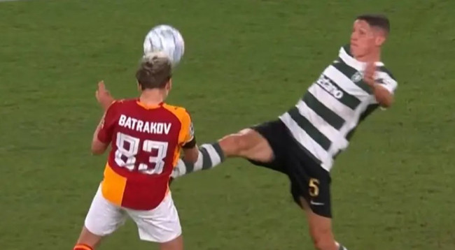 Sporting-Galatasaray maçında tartışmalı an! Taraftar çılgına döndü - Resim : 1