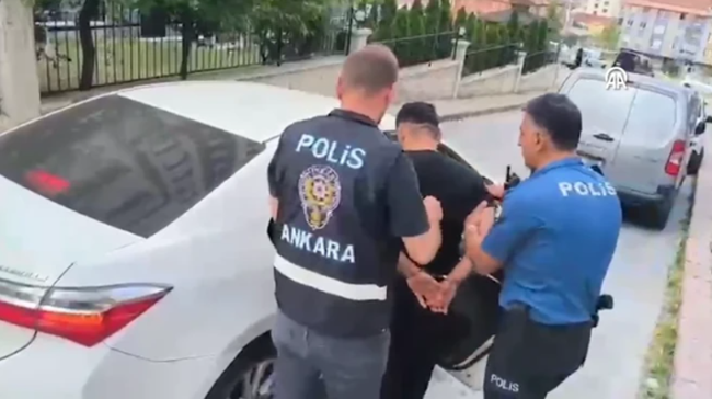 &ldquo;Balkız&rdquo;, &ldquo;yazıcı&rdquo;, &ldquo;kovan&rdquo;... Sevgili tuzağı kuran &ccedil;etenin y&ouml;ntemi deşifre oldu - Resim : 2