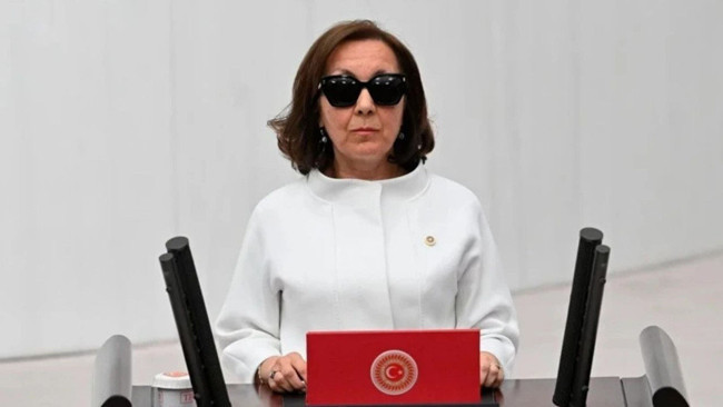 "Ömür boyu Cumhurbaşkanı" iddiasına olay yanıt! Özbudun sessizliğini fıkrayla bozdu - Resim : 1