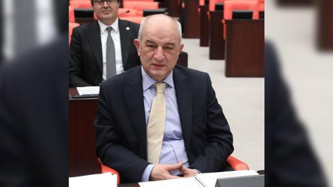 Meclis&rsquo;te denge değiştiren transfer! CHP&rsquo;li isim istifa etti, Yeni Yol Grubu kurtuldu! - Resim : 1