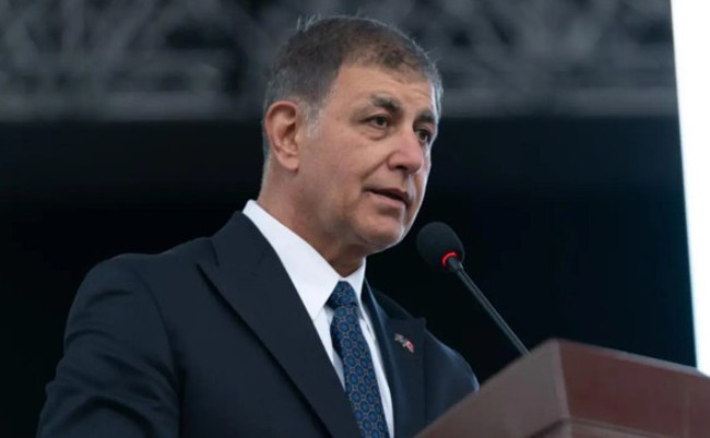 Cumhurbaşkanı Erdoğan Cemil Tugay'ı sormuş: "Ne dersiniz, alalım mı?" - Resim : 1