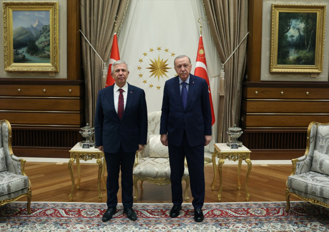 Erdoğan, Mansur Yavaş ile görüştü! Siyaset kulislerini hareketlendiren zirve - Resim : 1