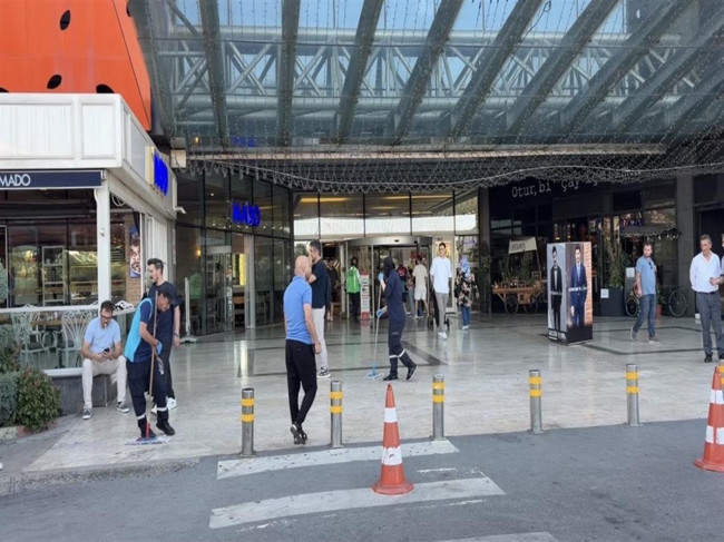 İstanbul'da alışveriş merkezinde silahlı saldırı! Yaralılar var... - Resim : 1