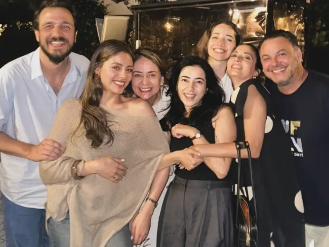 Kızılcık Şerbeti'nin eski oyuncuları buluştu: Sadece bir isim devam ediyor! - Resim : 1