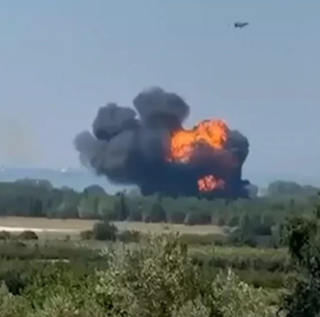 Yalova'da F-16 eğitim u&ccedil;ağı d&uuml;şt&uuml;, pilot atlayarak kurtuldu! - Resim : 1