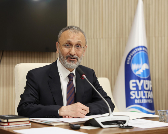 Ey&uuml;psultan Belediyesi'ne operasyon! Belediye Başkanı B&uuml;lent &Ouml;zmen ve 28 kişi g&ouml;zaltına alındı - Resim : 1