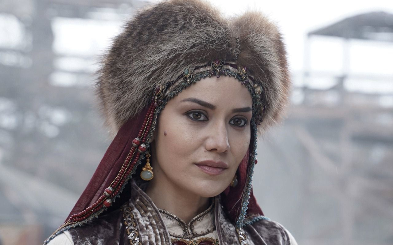 Akça Hatun kimdir? Akça Hatun nasıl öldü? Alparslan dizisi Akça Hatun ...