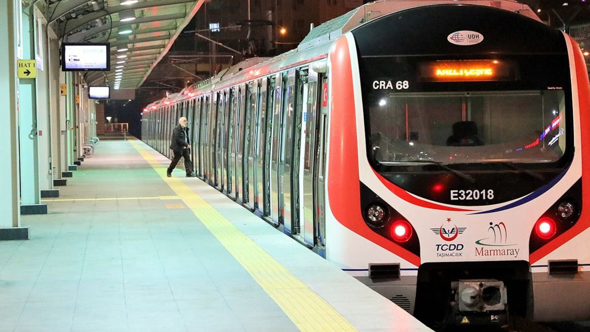 Marmaray'da intihar vakası! Seferler tek hat üzerinden gecikmeli olarak sürüyor - Sayfa 1