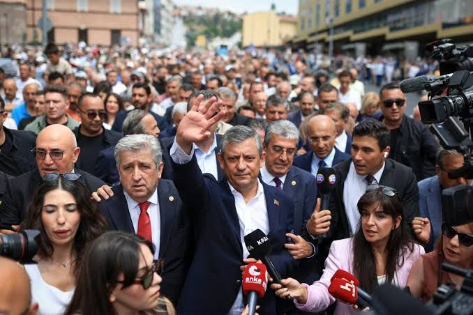 Çok konuşulacak iddia: Yeni Parti’den 10 vekil istifa edebilir! - Sayfa 8