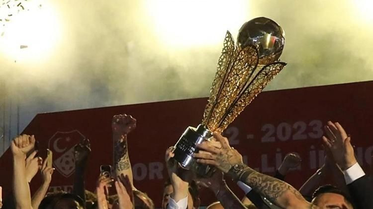İşte 2027’nin şampiyonu ve gol kralı! Kupayı o takım kaldıracak! - Sayfa 3