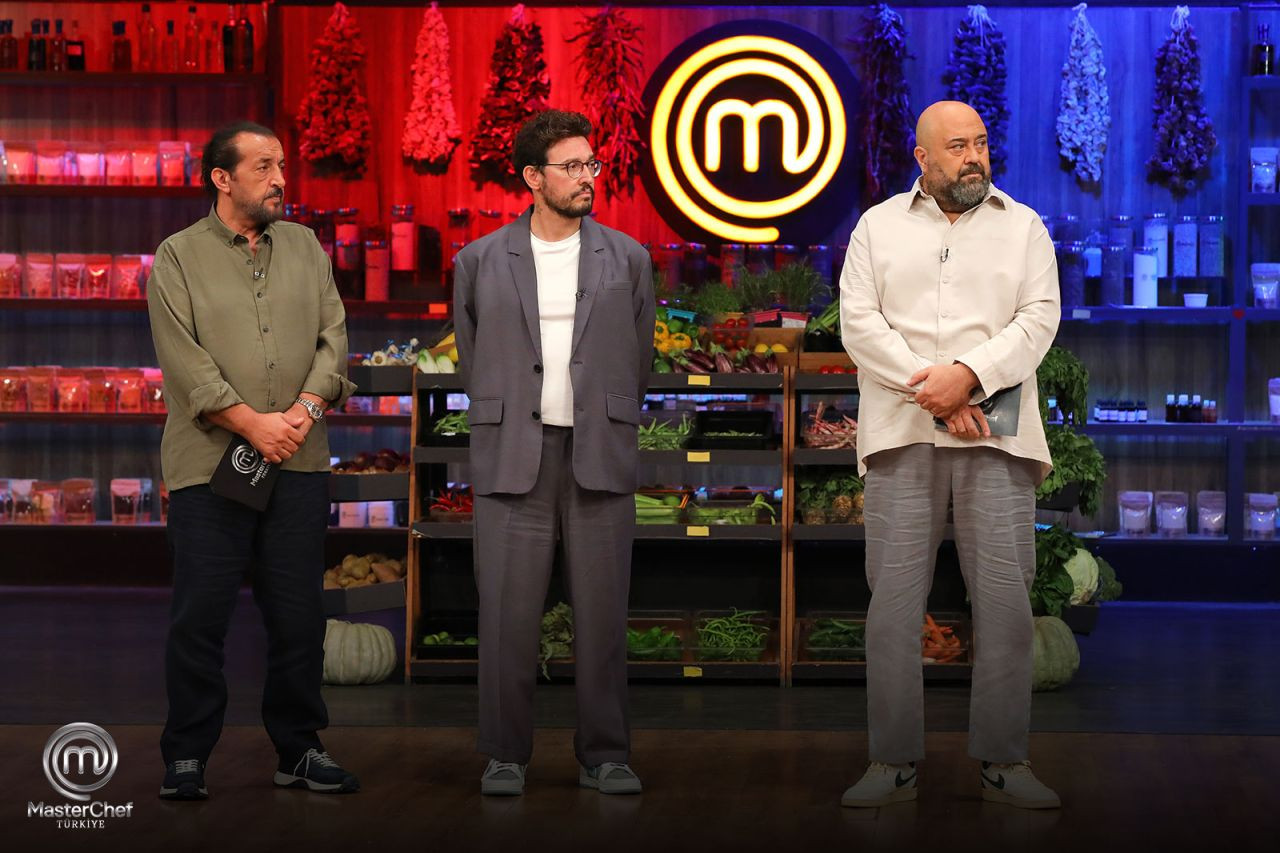 MasterChef’te kaos gecesi! Dokunulmazlığı hangi takım kazandı? Potaya giden isimler belli oldu - Sayfa 1