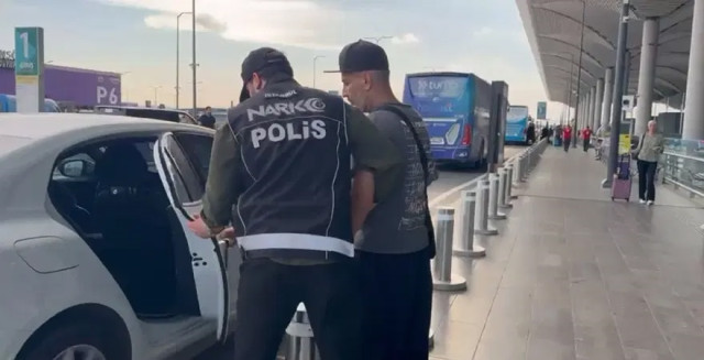 Gözaltına alınmıştı... Manifest grubunun menajeri Tolga Akış'ın evinden servet çıktı - Sayfa 4
