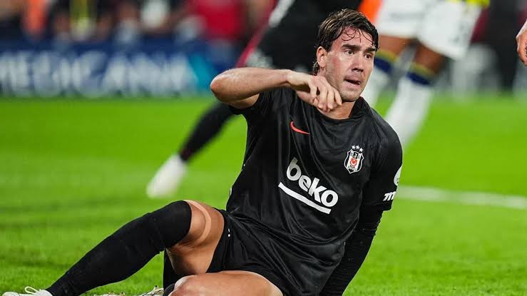 Beşiktaş’ın yıldızı Serenay Sarıkaya’yı radarına aldı! O beğeni gündem oldu - Sayfa 3