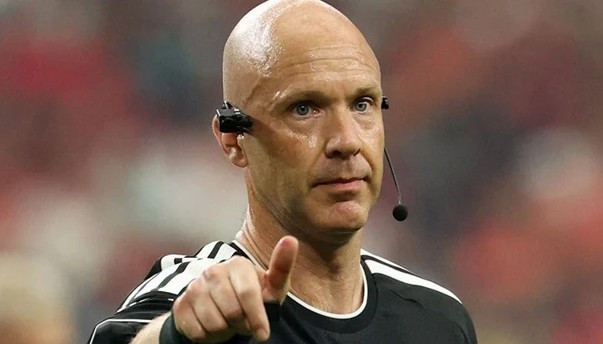 Anthony Taylor ayağının tozuyla yeni kural getirdi! Artık kırmızı gösterilecek - Sayfa 2