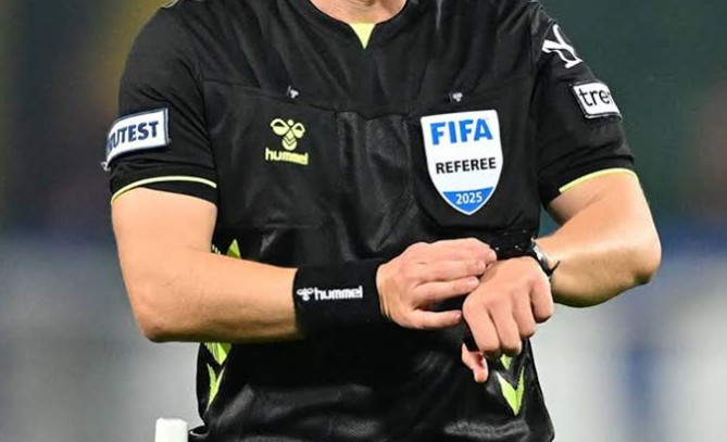 Anthony Taylor ayağının tozuyla yeni kural getirdi! Artık kırmızı gösterilecek - Sayfa 4